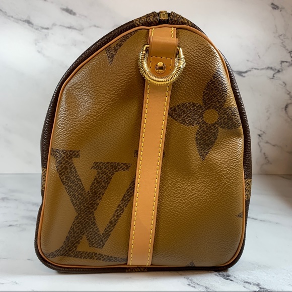 ❌SOLD❌ Louis Vuitton Giant Reverse Monogram Speedy Bandouliere 30 crossbody bag - Picture 5 of 11